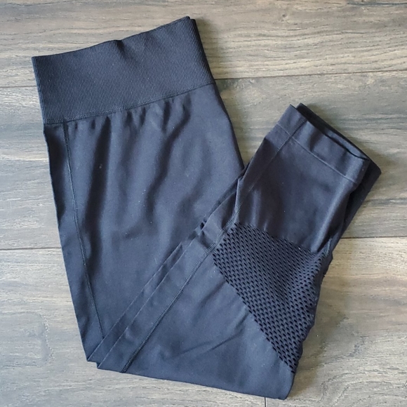 Fabletics Pants - Fabletics capris